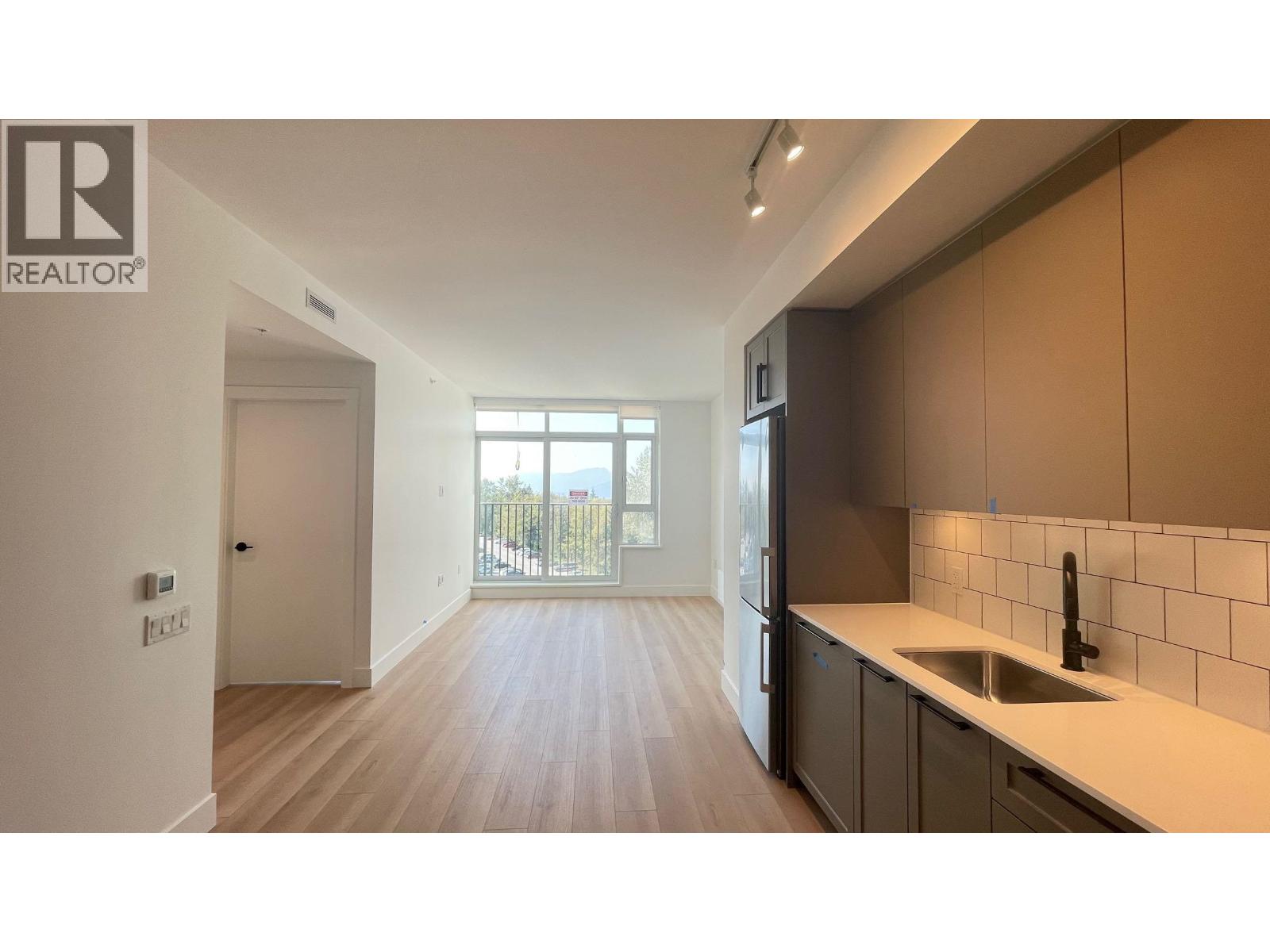 403 8750 University Crescent, Burnaby, British Columbia  V5A 0G9 - Photo 4 - R3159866