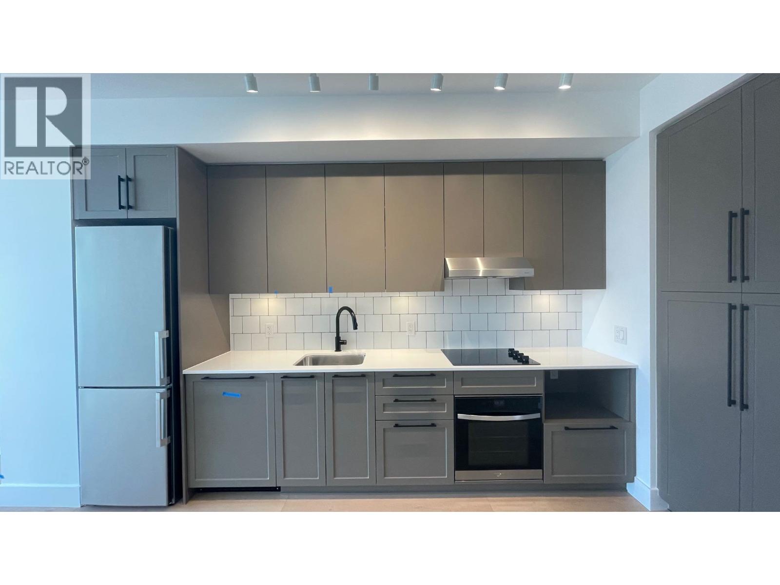 403 8750 University Crescent, Burnaby, British Columbia  V5A 0G9 - Photo 5 - R3159866