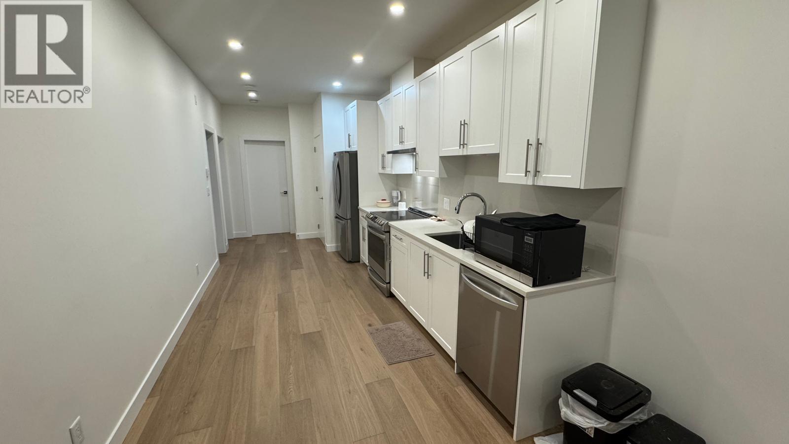 Lower Floor-463 W 14th Street, North Vancouver, British Columbia  V7M 2Y1 - Photo 3 - R3159872