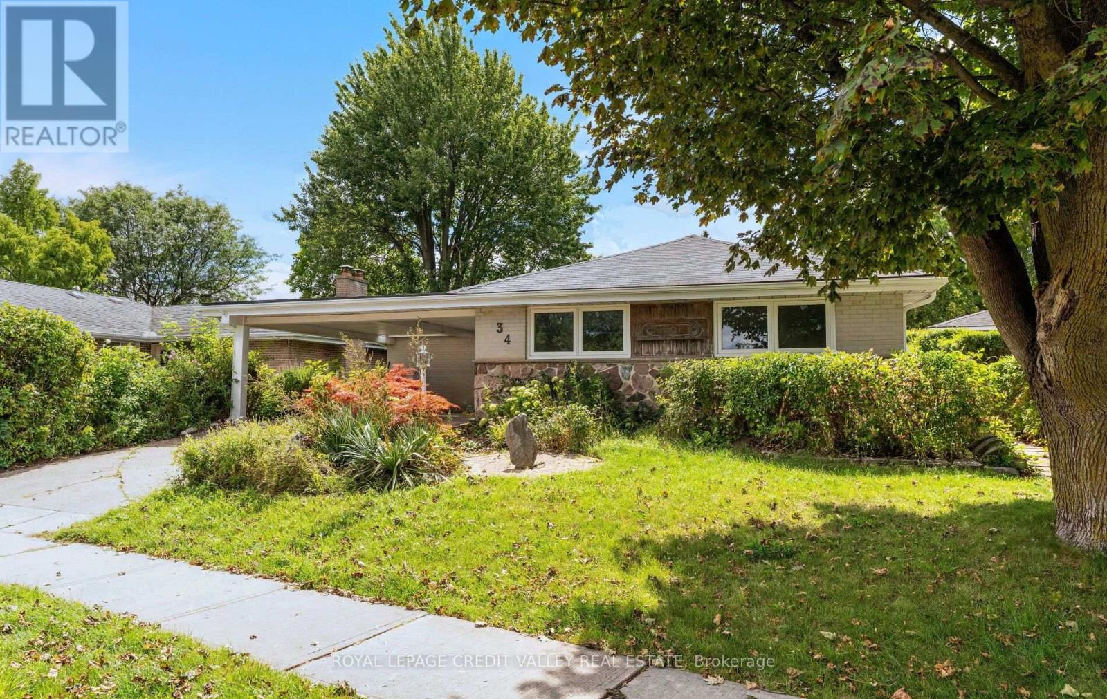 34 Abbey Road W, Brampton, Ontario  L6W 2T8 - Photo 3 - W13727024
