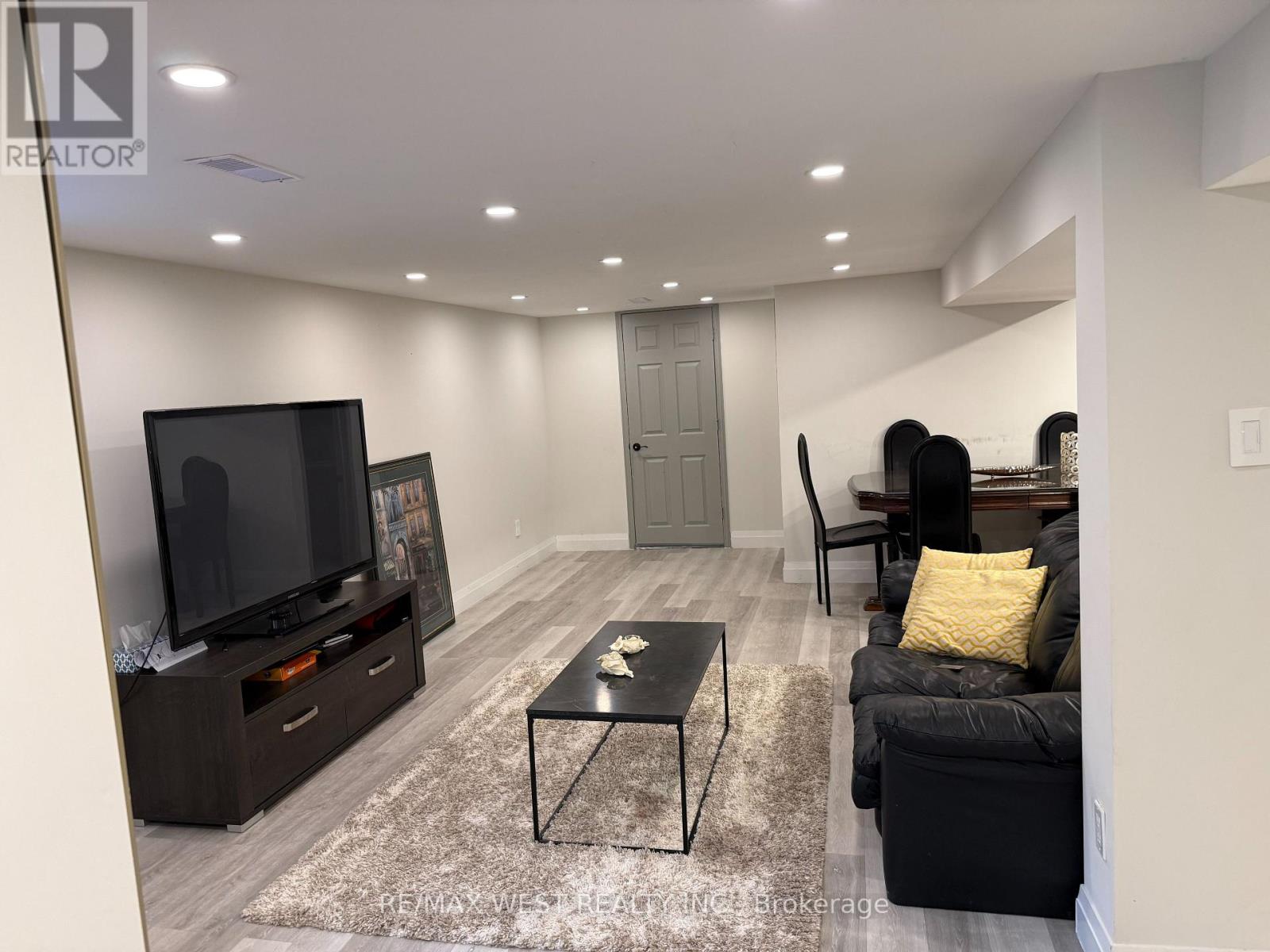 Basement - 81 Freemont Avenue, Toronto, Ontario  M9P 2W7 - Photo 10 - W13707458