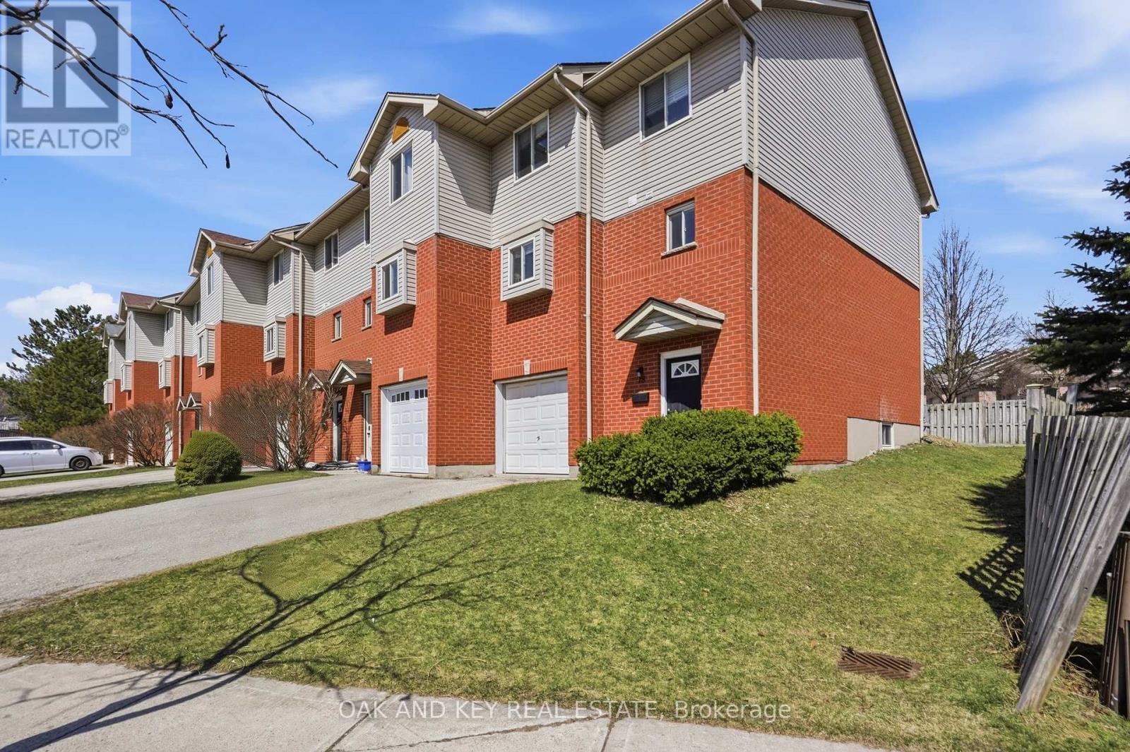 18 Chapman Court, London North, Ontario  N6G 5A7 - Photo 2 - X13727010