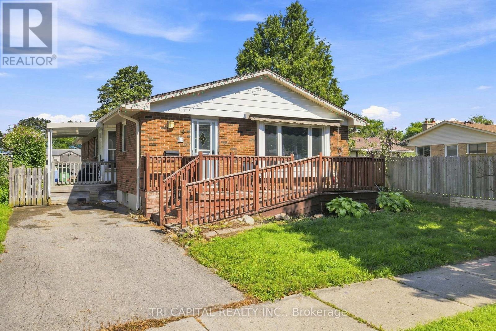 4 HARDING CRESCENT, London South, Ontario
