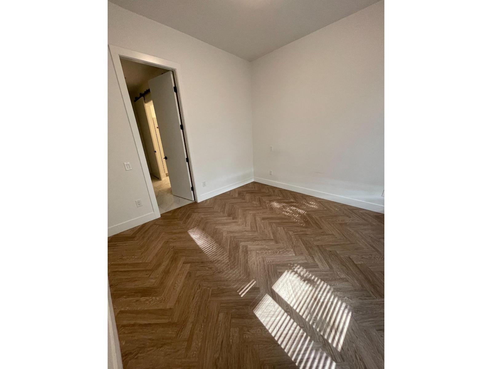13933 105 Boulevard, Surrey, British Columbia  V3T 0R6 - Photo 5 - R3159885