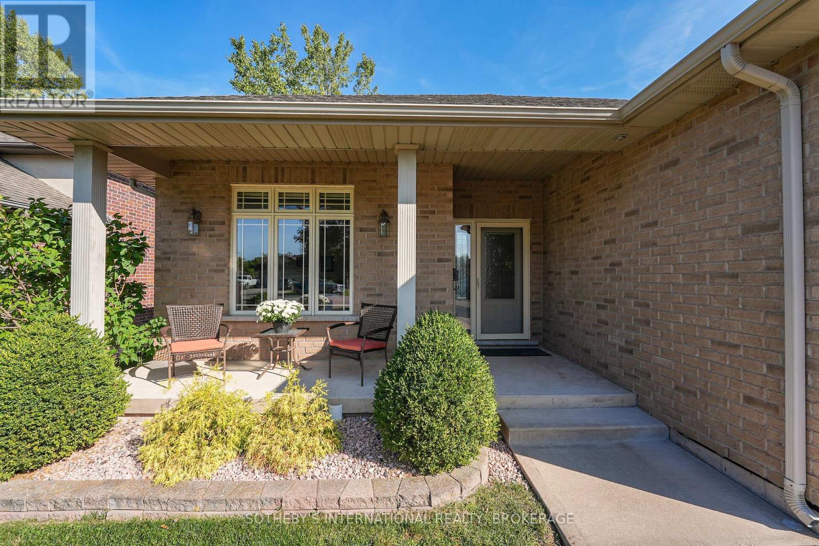 64 Mason Court, Welland, Ontario  L3C 7L6 - Photo 3 - X13674988