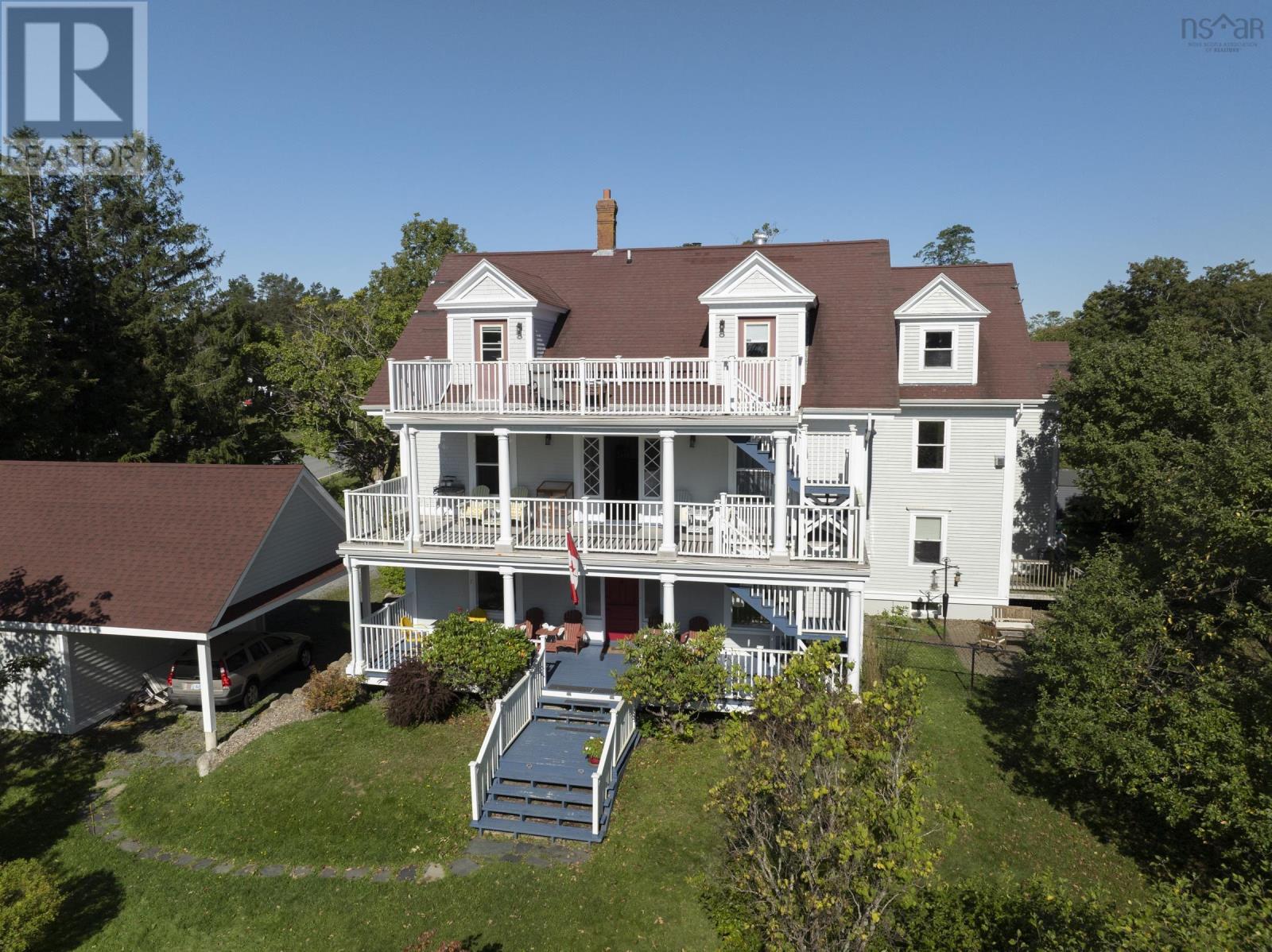 216 Dufferin Street, Lunenburg, Nova Scotia  B0J 2C0 - Photo 4 - 202608650