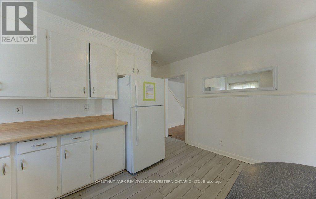 8 Marshall Street, Waterloo, Ontario  N2J 2T2 - Photo 11 - X13162092