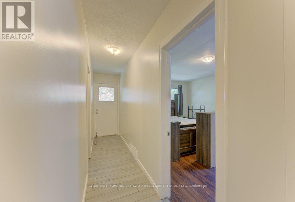 8 Marshall Street, Waterloo, Ontario  N2J 2T2 - Photo 14 - X13162092