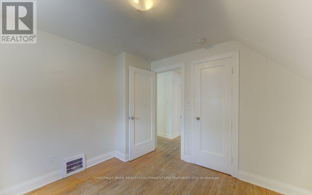 8 Marshall Street, Waterloo, Ontario  N2J 2T2 - Photo 20 - X13162092