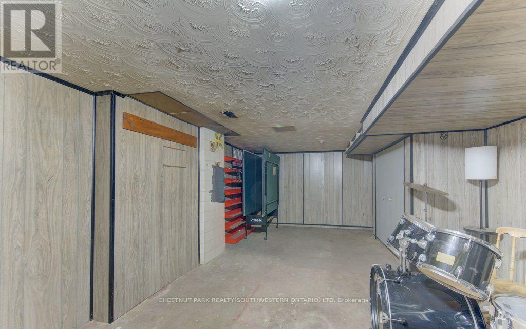 8 Marshall Street, Waterloo, Ontario  N2J 2T2 - Photo 28 - X13162092