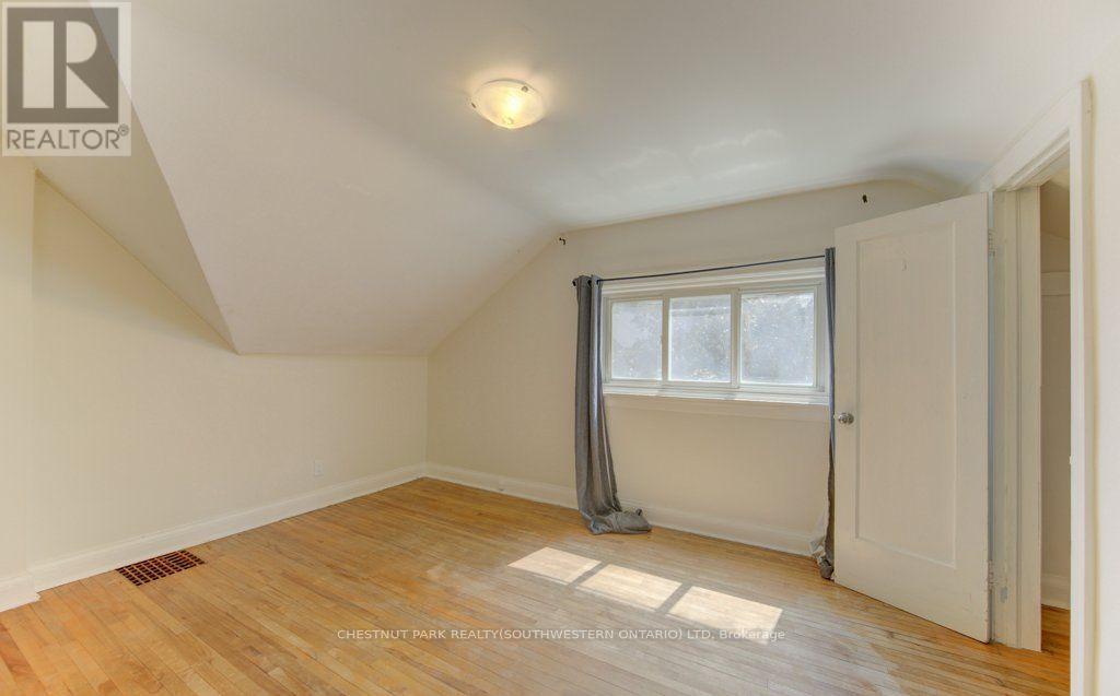 8 Marshall Street, Waterloo, Ontario  N2J 2T2 - Photo 23 - X13162092