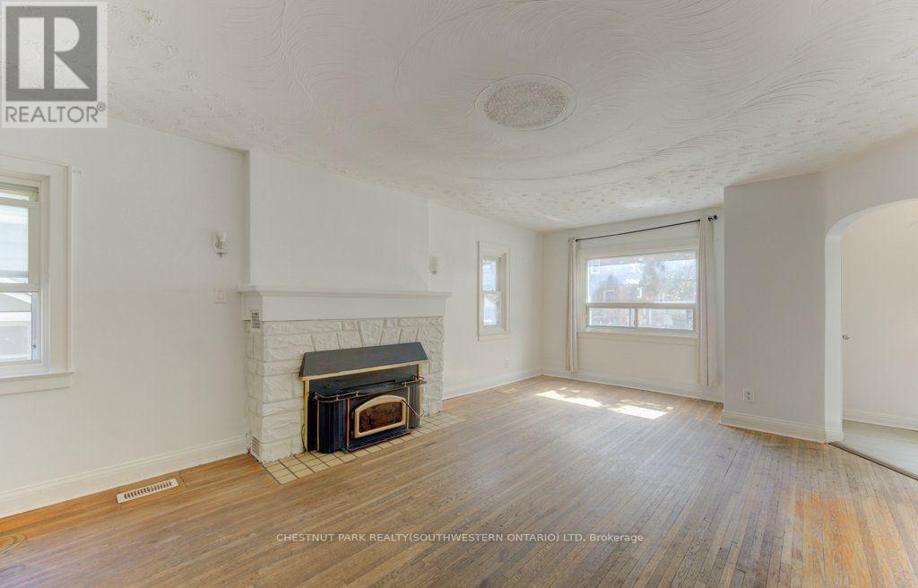 8 Marshall Street, Waterloo, Ontario  N2J 2T2 - Photo 7 - X13162092