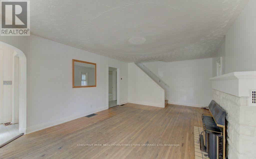 8 Marshall Street, Waterloo, Ontario  N2J 2T2 - Photo 6 - X13162092