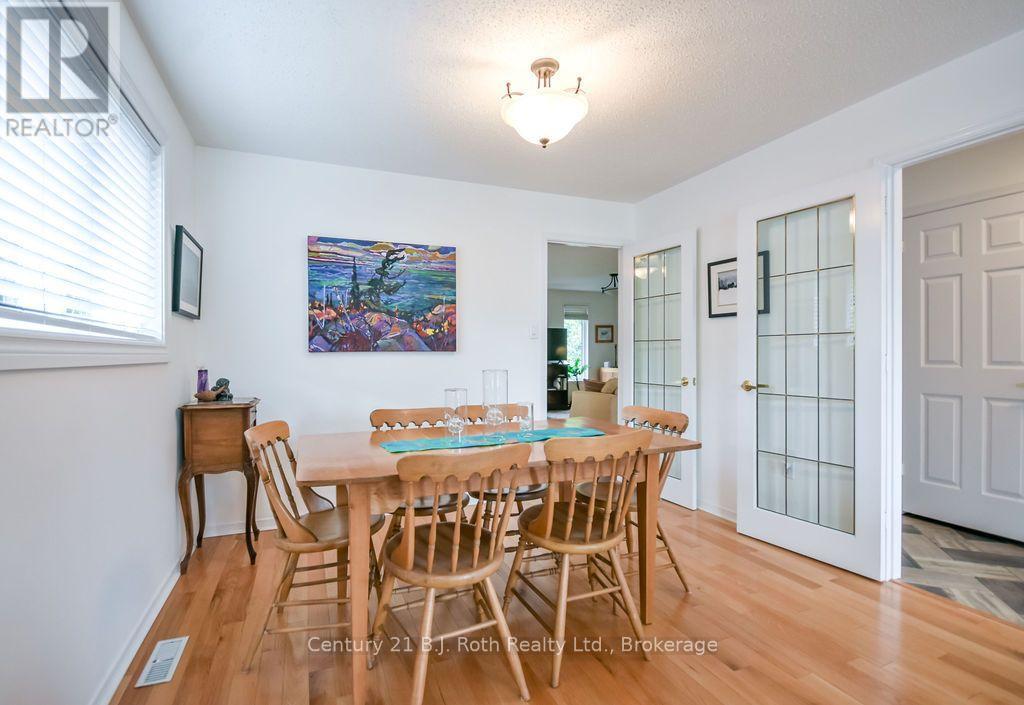 51 Johnson Street, Orillia, Ontario  L3V 7R9 - Photo 7 - S13727046
