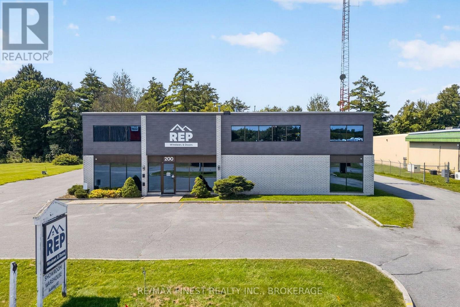 200 BINNINGTON COURT, Kingston, Ontario
