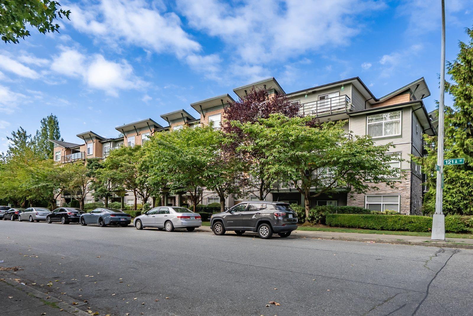 305 8183 121a Street, Surrey, British Columbia  V3W 1S7 - Photo 1 - R3159880