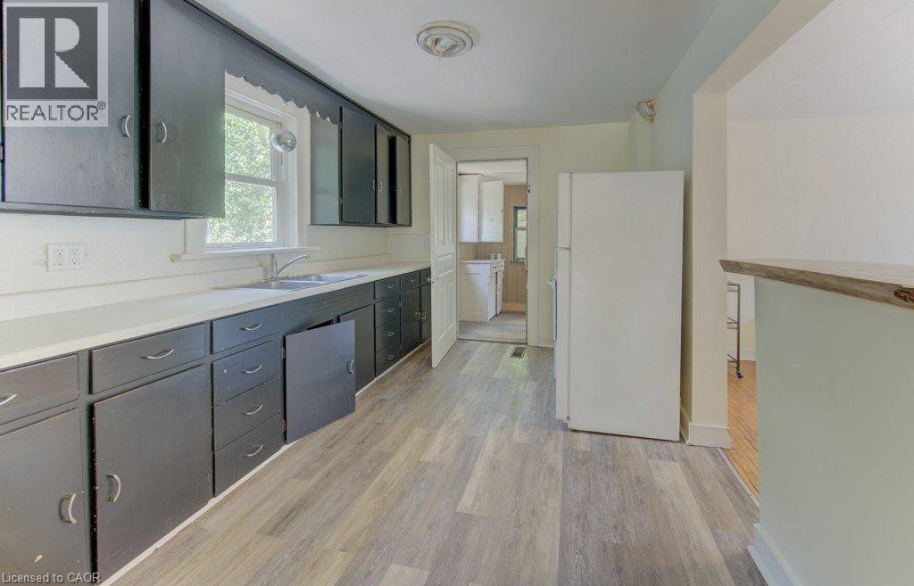 10 Marshall Street, Waterloo, Ontario  N2J 2T2 - Photo 7 - 40830480
