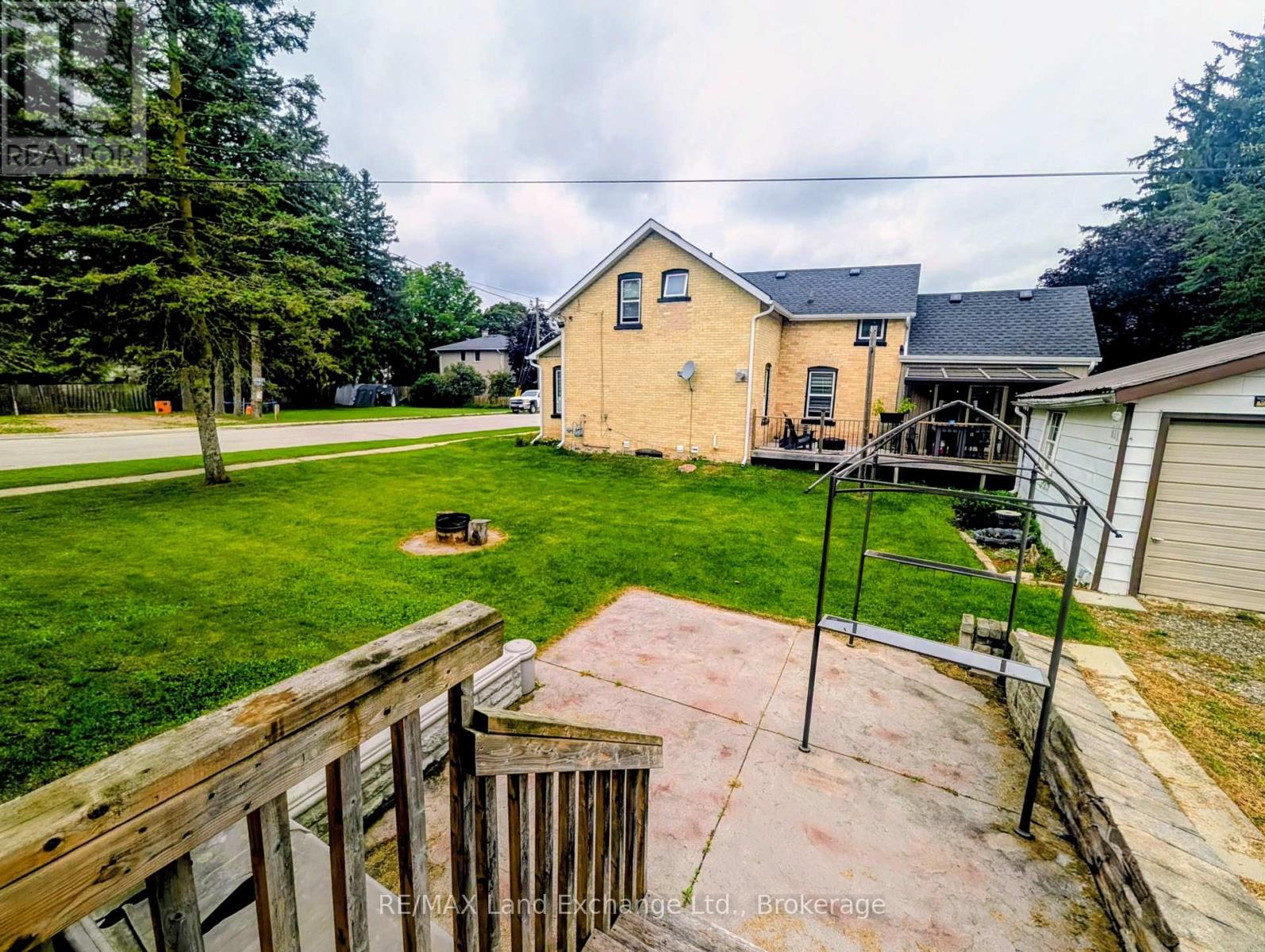 10 Mary Street, Brockton, Ontario  N0G 2V0 - Photo 1 - X13727218
