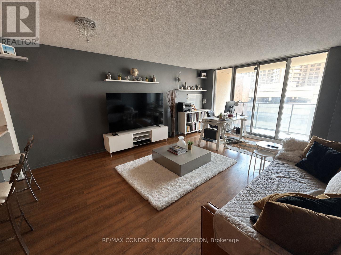 808 - 750 Bay Street, Toronto, Ontario  M5G 1N6 - Photo 3 - C13727190