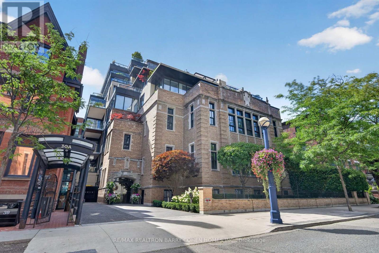 2A - 36 HAZELTON AVENUE, Toronto, Ontario