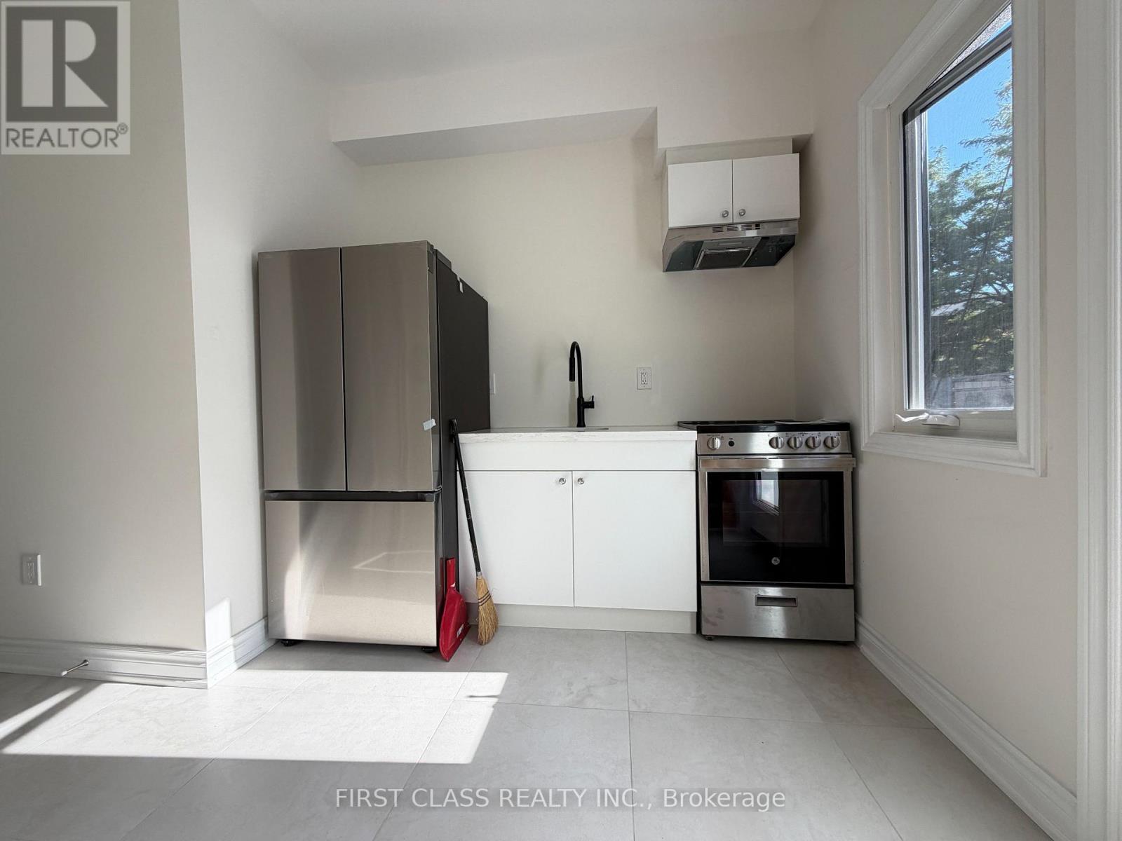 201 - 356 Huron Street, Toronto, Ontario  M5S 2G3 - Photo 4 - C13727248