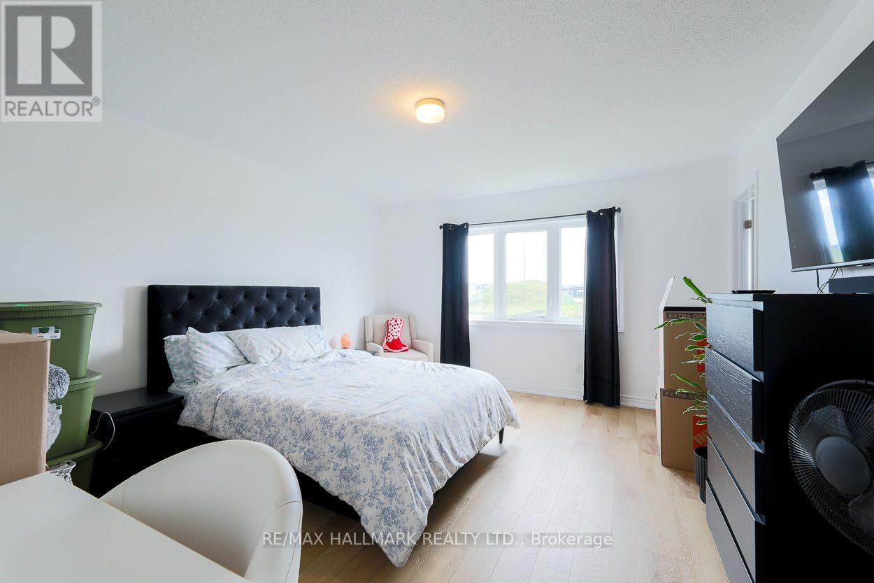 1090 Lockie Drive, Oshawa, Ontario  L1L 0R9 - Photo 12 - E13727224