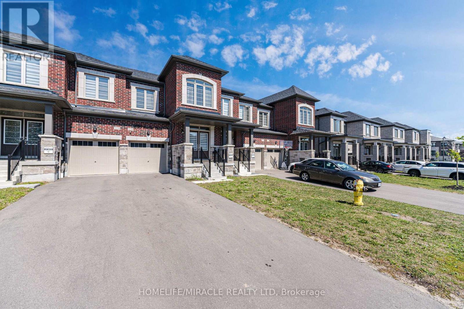 1230 Rexton Drive, Oshawa, Ontario  L1L 0T3 - Photo 2 - E13727250