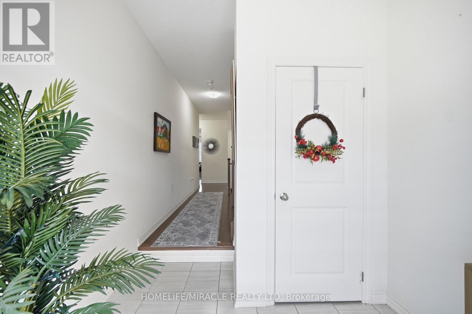 1230 Rexton Drive, Oshawa, Ontario  L1L 0T3 - Photo 5 - E13727250