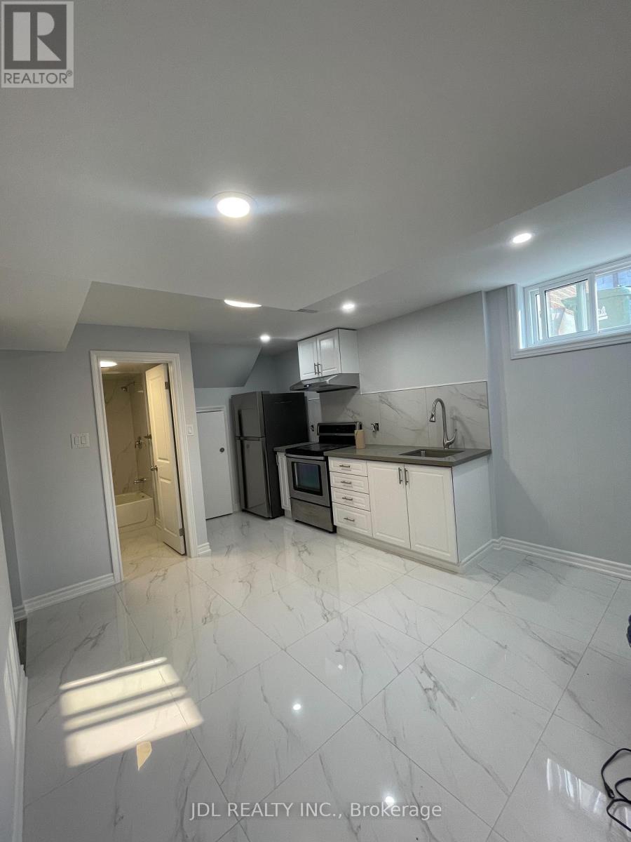 29 Summerglade Drive, Toronto, Ontario  M1S 1W8 - Photo 3 - E13727264
