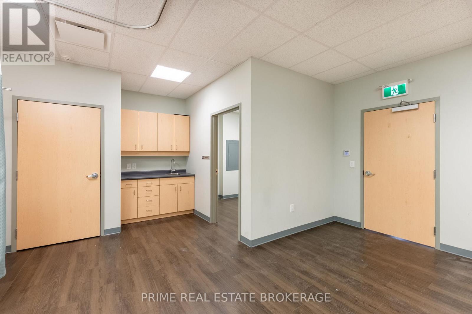 Main Floor - 268 Main Street, Lucan Biddulph, Ontario  N0M 2J0 - Photo 13 - X13727132