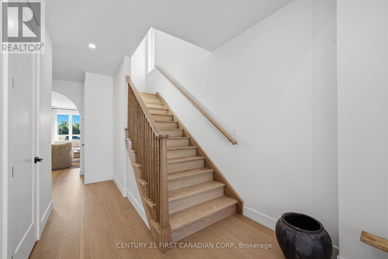 24 Sheldabren Street, North Middlesex, Ontario  N0M 1A0 - Photo 11 - X13727210