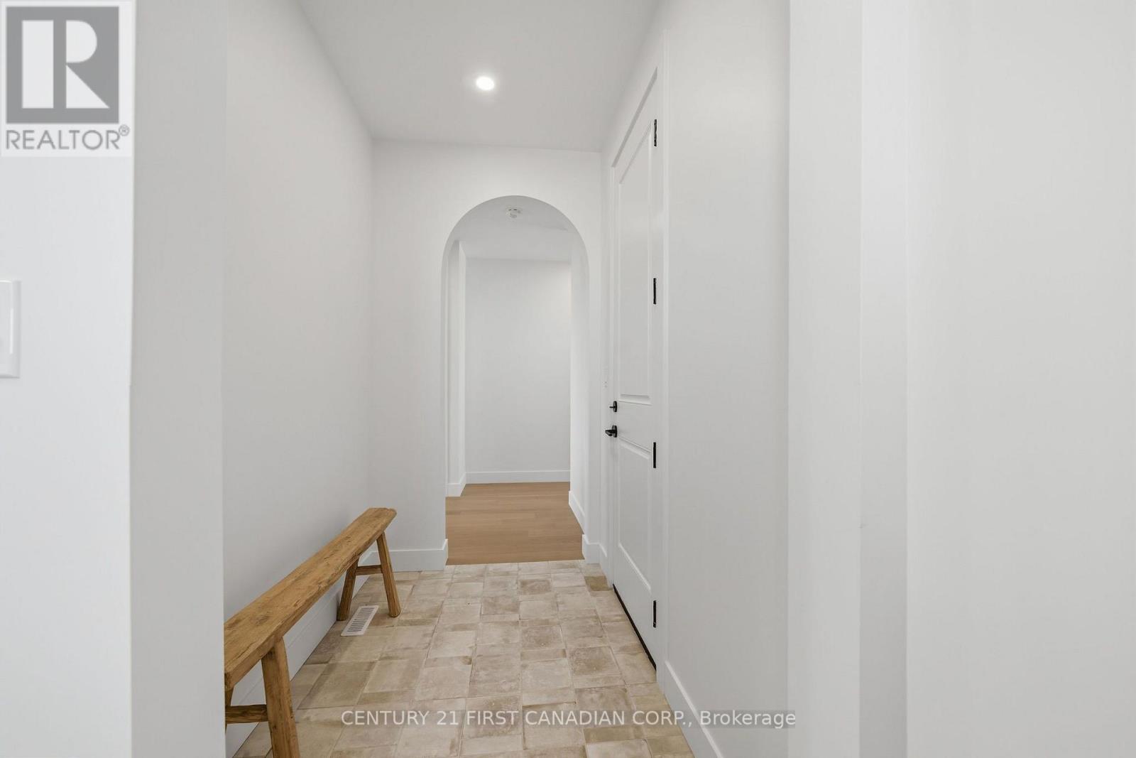24 Sheldabren Street, North Middlesex, Ontario  N0M 1A0 - Photo 13 - X13727210