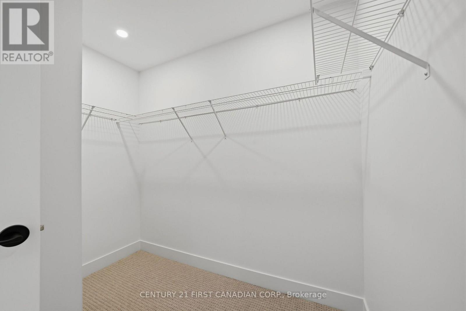 24 Sheldabren Street, North Middlesex, Ontario  N0M 1A0 - Photo 35 - X13727210