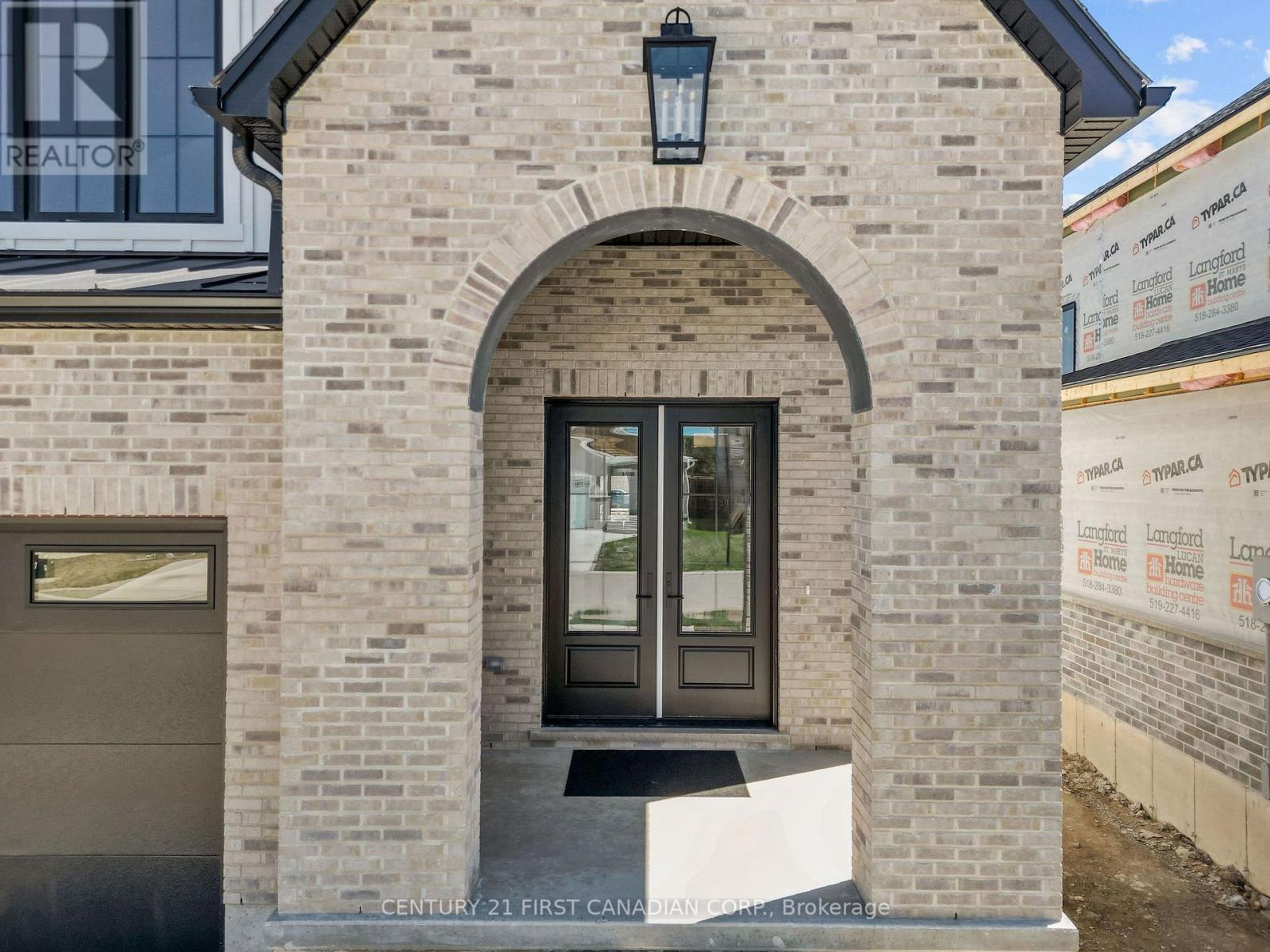 24 Sheldabren Street, North Middlesex, Ontario  N0M 1A0 - Photo 7 - X13727210