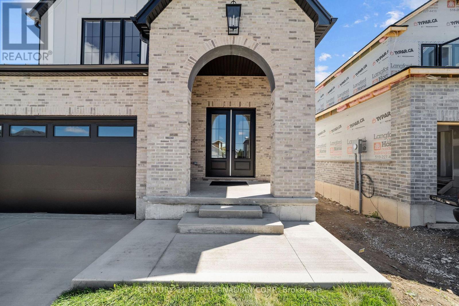 24 Sheldabren Street, North Middlesex, Ontario  N0M 1A0 - Photo 8 - X13727210