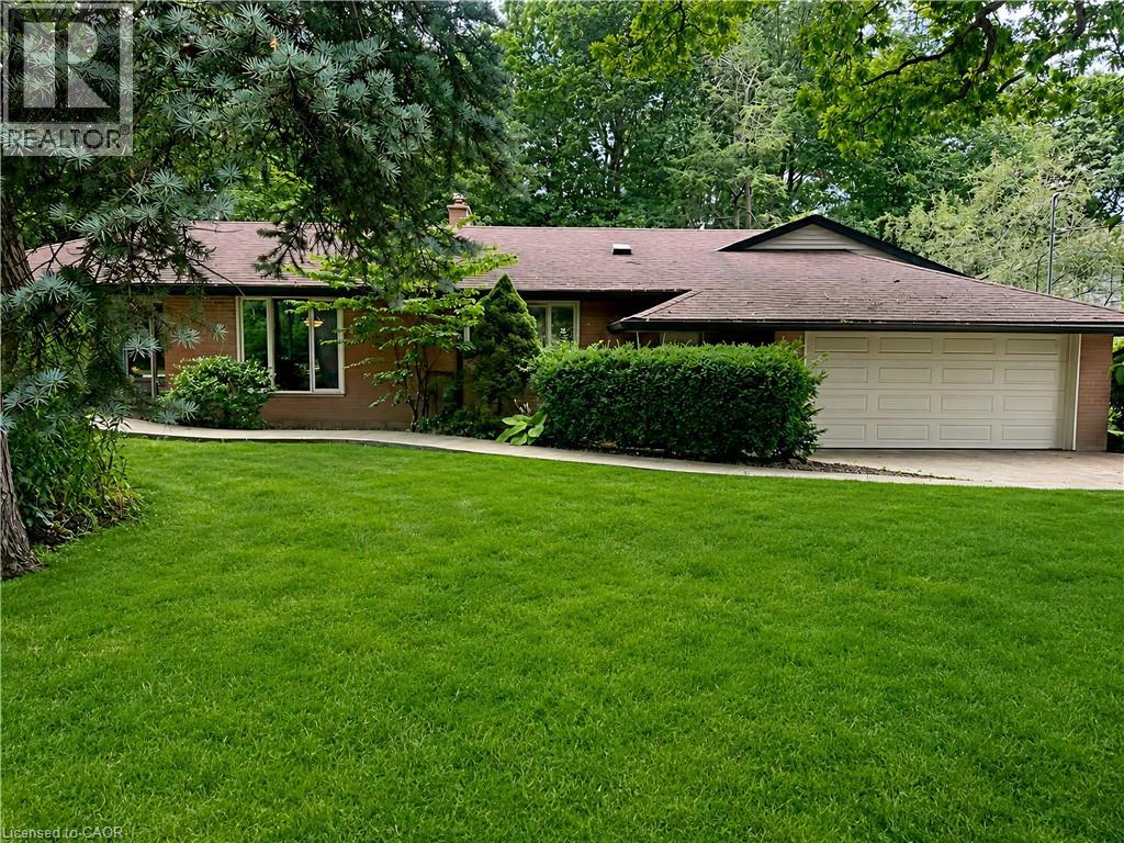44 COLQUHOUN Crescent, Hamilton, Ontario