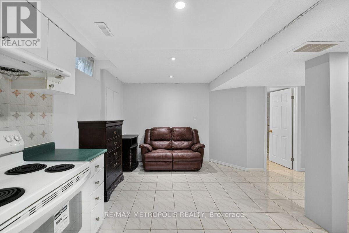Bsmt - 32 Summerlea Street, Markham, Ontario  L3S 4H7 - Photo 13 - N13727294