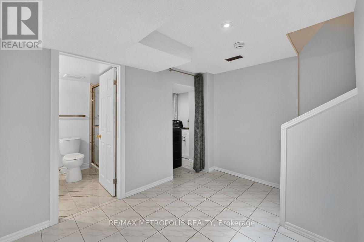 Bsmt - 32 Summerlea Street, Markham, Ontario  L3S 4H7 - Photo 5 - N13727294