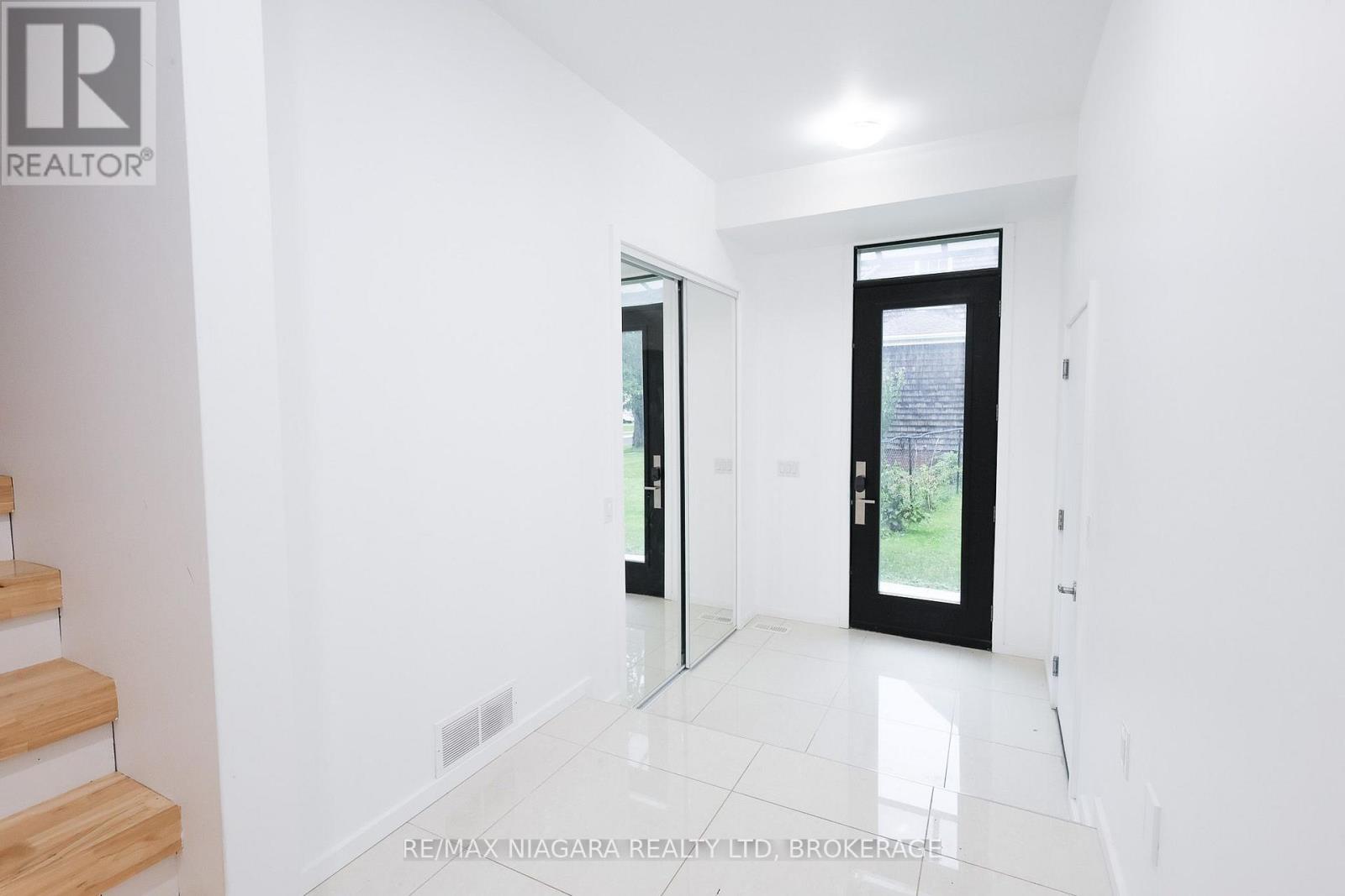 72 First Street, Welland, Ontario  L3B 4R9 - Photo 3 - X13727222