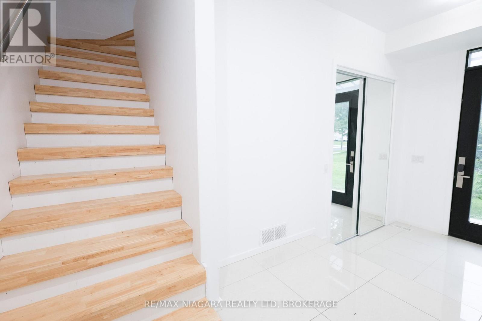 72 First Street, Welland, Ontario  L3B 4R9 - Photo 4 - X13727222