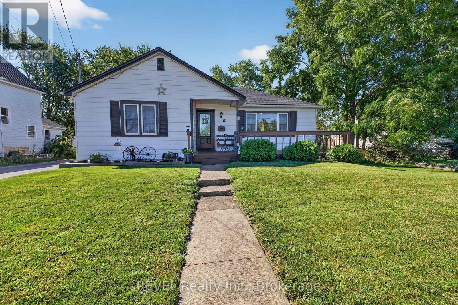 33 LEWIS STREET, Fort Erie, Ontario