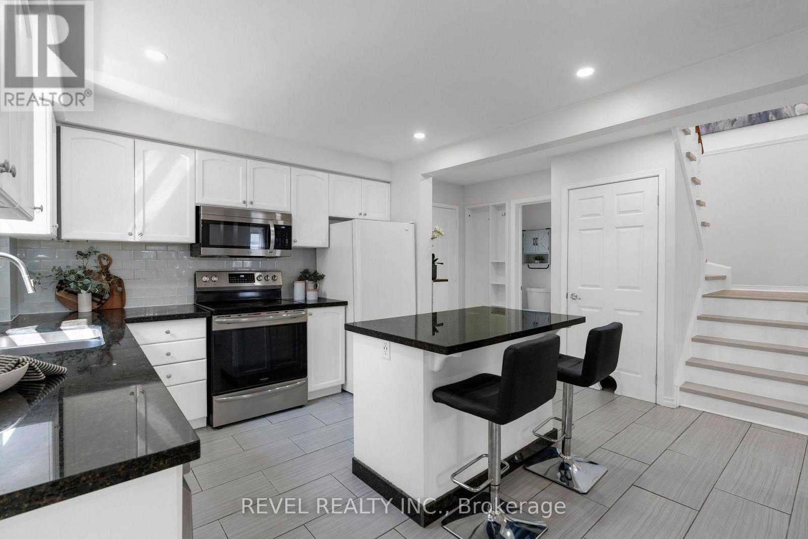 7 Penton Drive, Barrie (West Bayfield), Ontario  L4N 7A3 - Photo 10 - S13727194