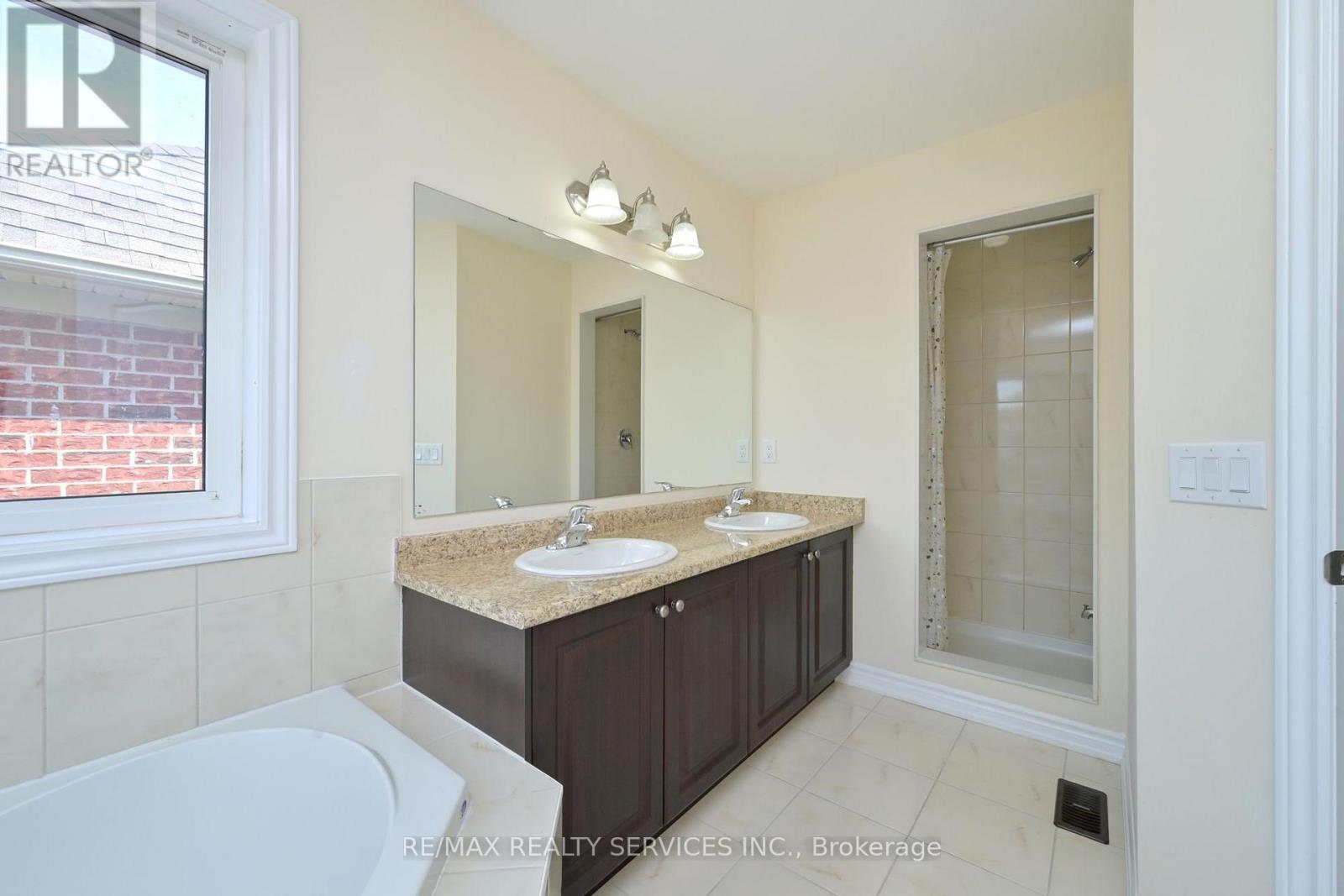 64 Maple Cider Street, Caledon, Ontario  L7C 4B8 - Photo 22 - W13727126