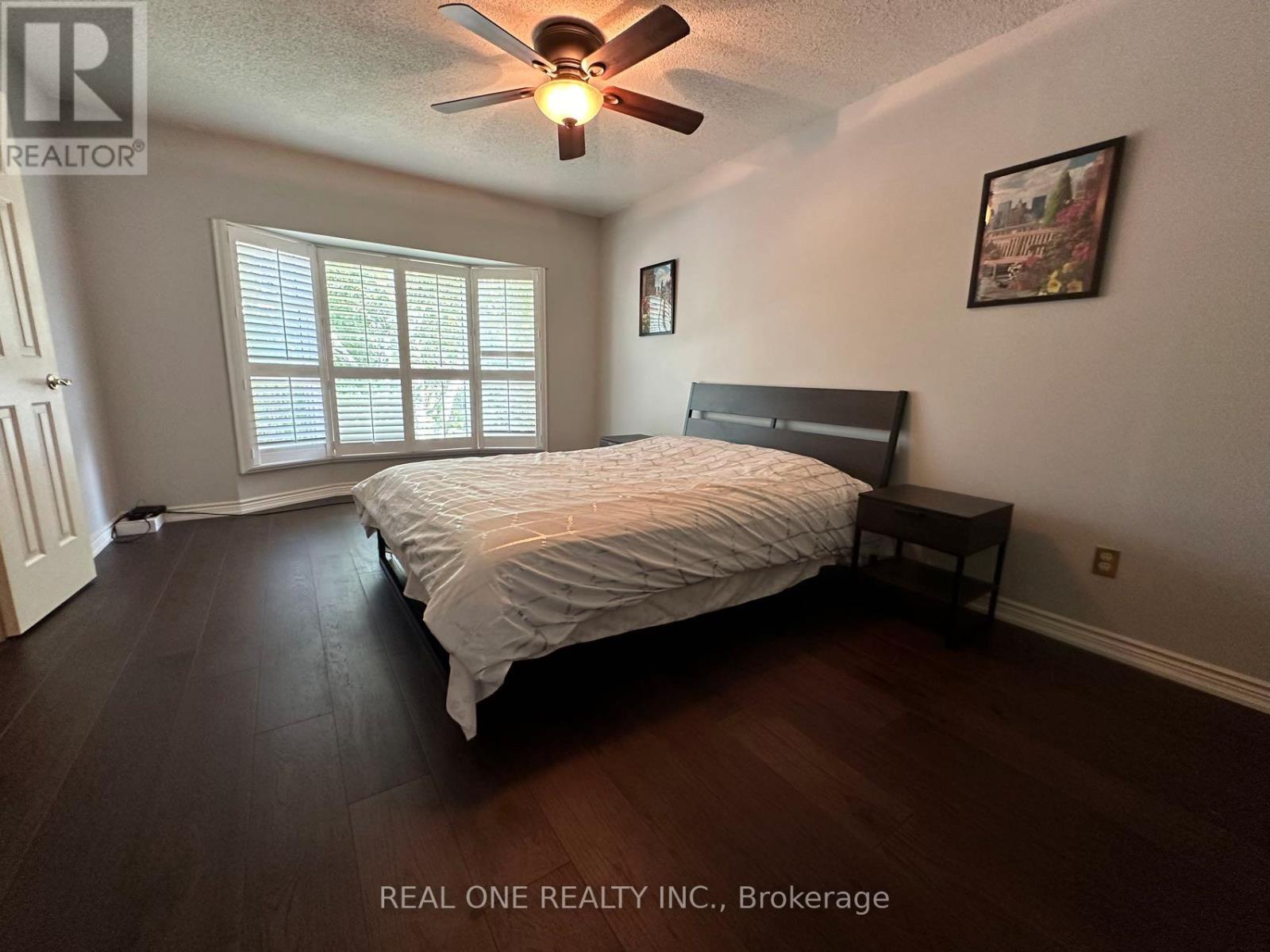 3944 Glamis Court, Mississauga, Ontario  L5L 3N5 - Photo 15 - W13727128