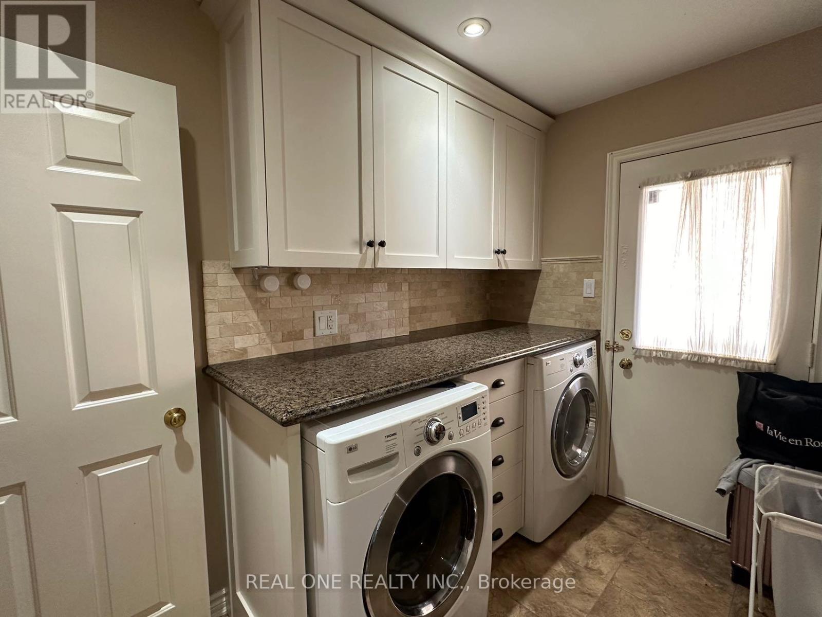 3944 Glamis Court, Mississauga, Ontario  L5L 3N5 - Photo 18 - W13727128