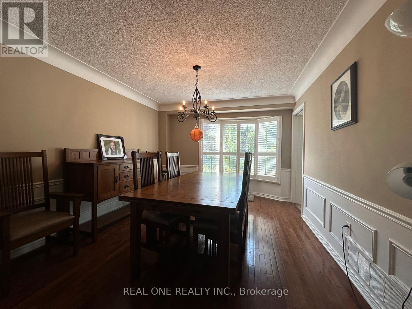 3944 Glamis Court, Mississauga, Ontario  L5L 3N5 - Photo 2 - W13727128