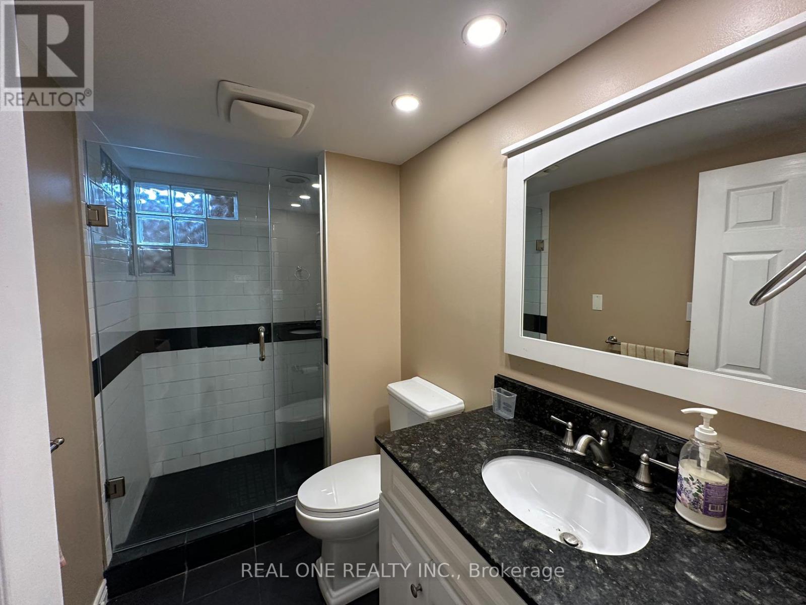 3944 Glamis Court, Mississauga, Ontario  L5L 3N5 - Photo 22 - W13727128