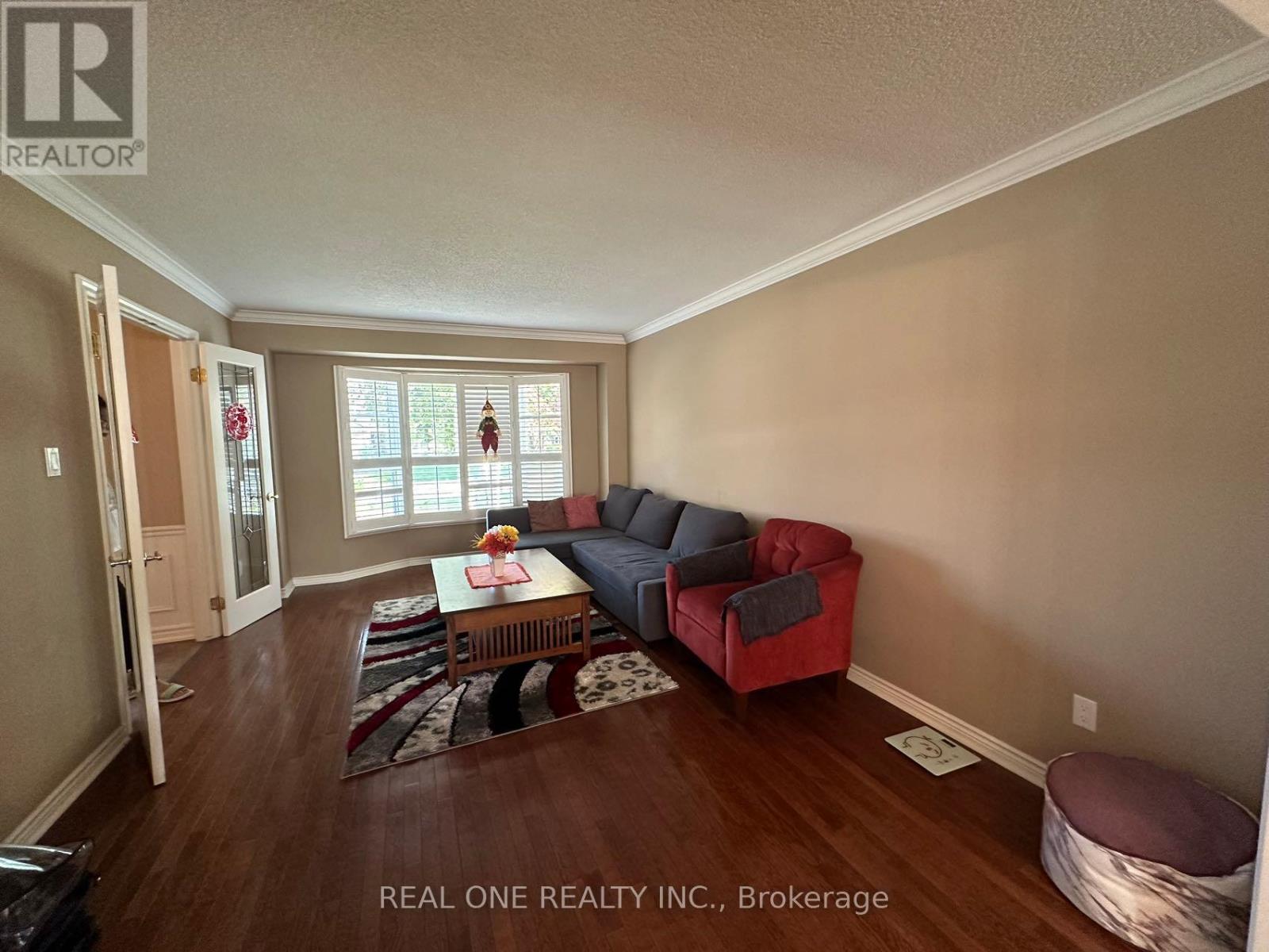 3944 Glamis Court, Mississauga, Ontario  L5L 3N5 - Photo 3 - W13727128
