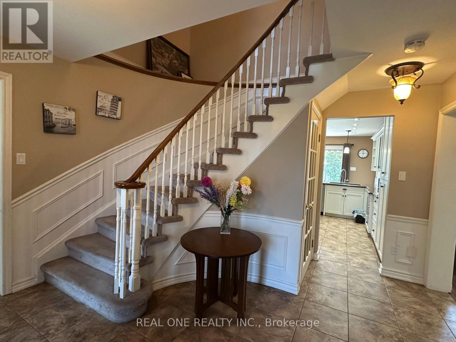 3944 Glamis Court, Mississauga, Ontario  L5L 3N5 - Photo 8 - W13727128