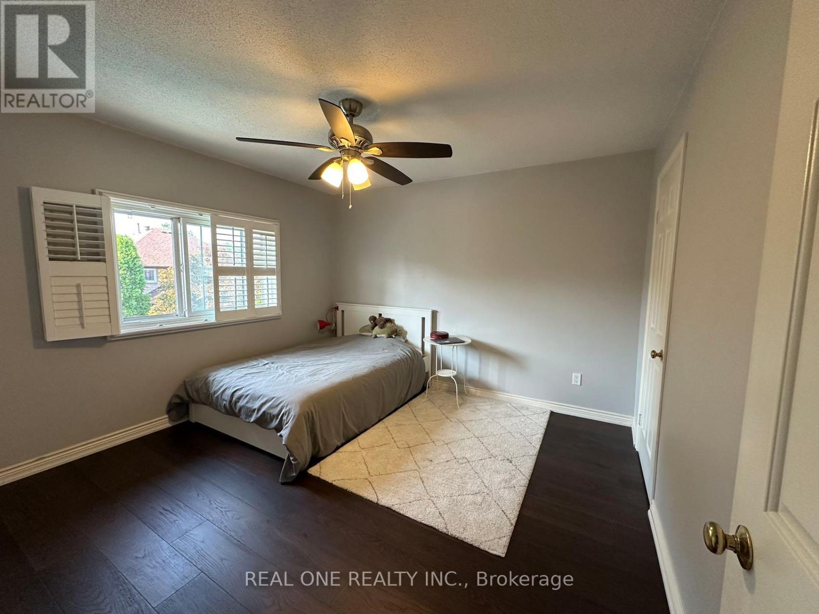 3944 Glamis Court, Mississauga, Ontario  L5L 3N5 - Photo 9 - W13727128